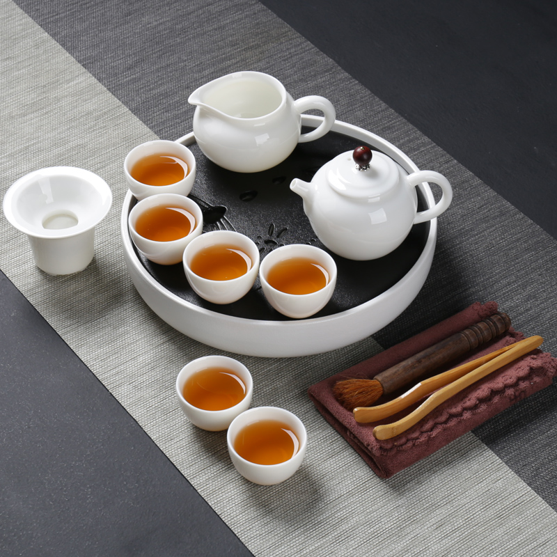 冰溫清韻·居家雅集 略賞聚晟玉瓷功夫茶具的藝術(shù)品格與文化回歸
